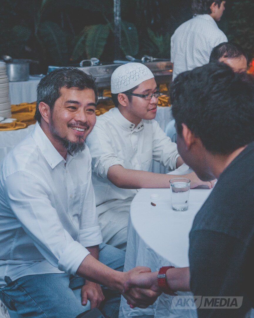 handshake-muslim-c